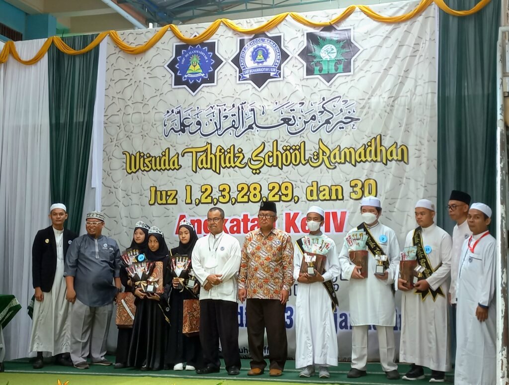 Smp Muhammadiyah 3 Banjarmasin Gelar Wisuda Tahfidz School Ramadhan