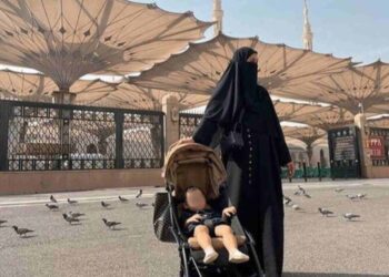 Membawa kereta bayi ke pelataran Ka'bah