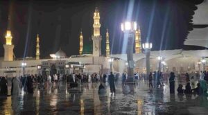 hujan di Masjid Nabawi