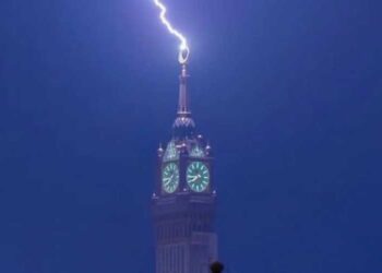 Masjidil Haram hujan saat shalat isya