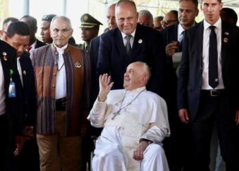 Paus Fransiskus saat tiba di Timor Leste