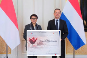 Retno Marsudi dan Caspar Veldkamp