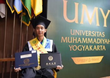 Pemuda Asal HSS Raih Double Degree