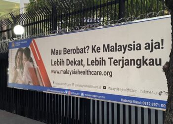 Poster berobat ke Malaysia