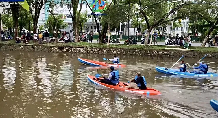 Wisata Perahu Kano