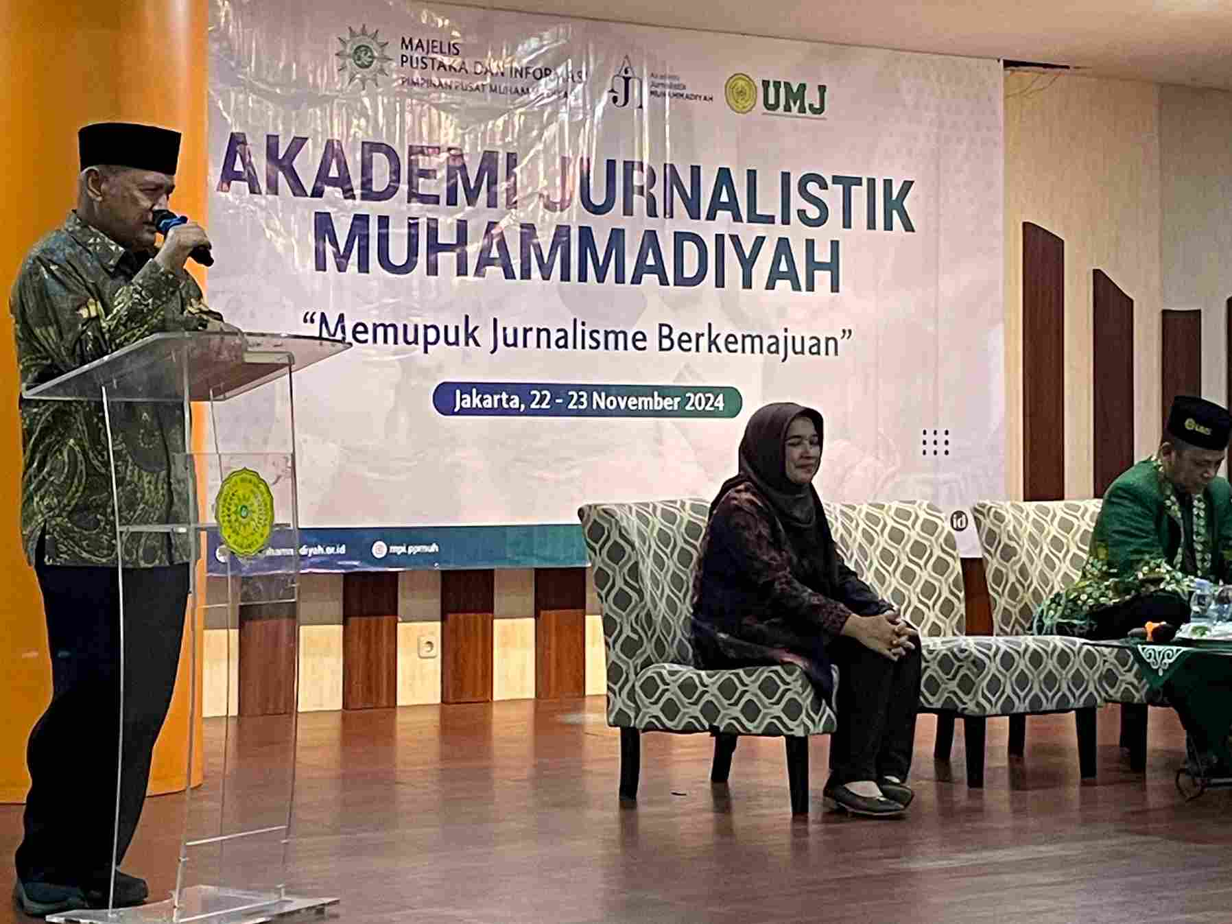 akademi jurnalistik muhammadiyah