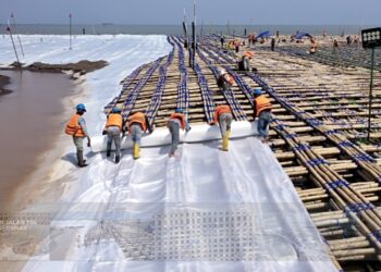Pembangunan Jalan Tol menggunakan Bambu