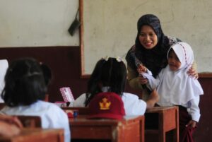 Bantuan guru belum bersertifikasi
