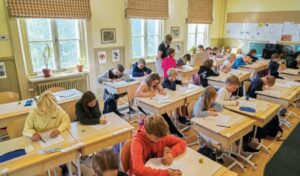 Swedia Kembalikan Pendidikan Digital ke Buku Cetak