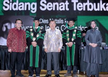 Wisuda perdana UICI