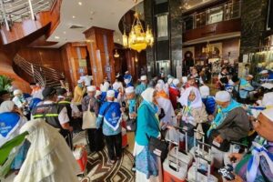 antrian jemaah di hotel