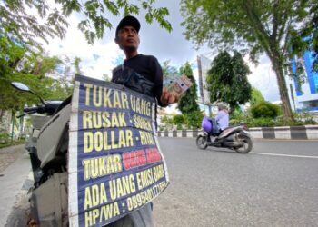 Jasa Penukaran uang ditertibkan