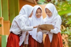 Seragam Gratis