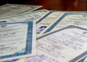 Perusahaan tahan ijazah