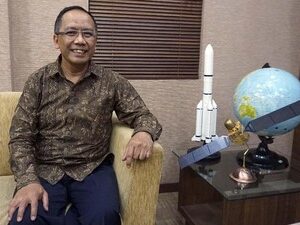 Profesor Astronomi Kritik KHGT