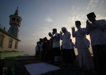 Shalat jumat di hari raya