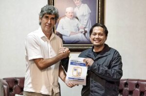 Hasnuryadi bersama Stefano Cugurra ‘Teco’