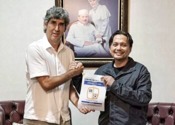 Hasnuryadi bersama Stefano Cugurra ‘Teco’