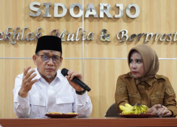 Wamenag Romo Muhammad Syafii [kiri] dan Wakil Bupati Sidoarjo Mimik Idayani [kanan]