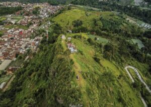 Potret udara Gunung Batu Sesar Lembang