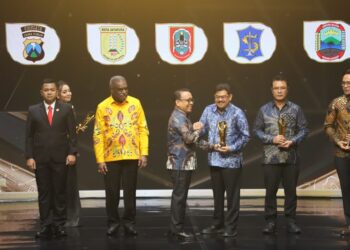 Gubernur Kalsel Raih Anugerah Pemimpin Award 2025
