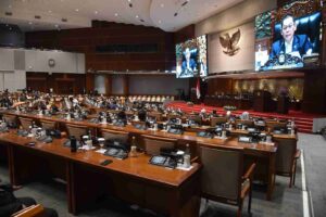 Uang pensiun anggota DPR