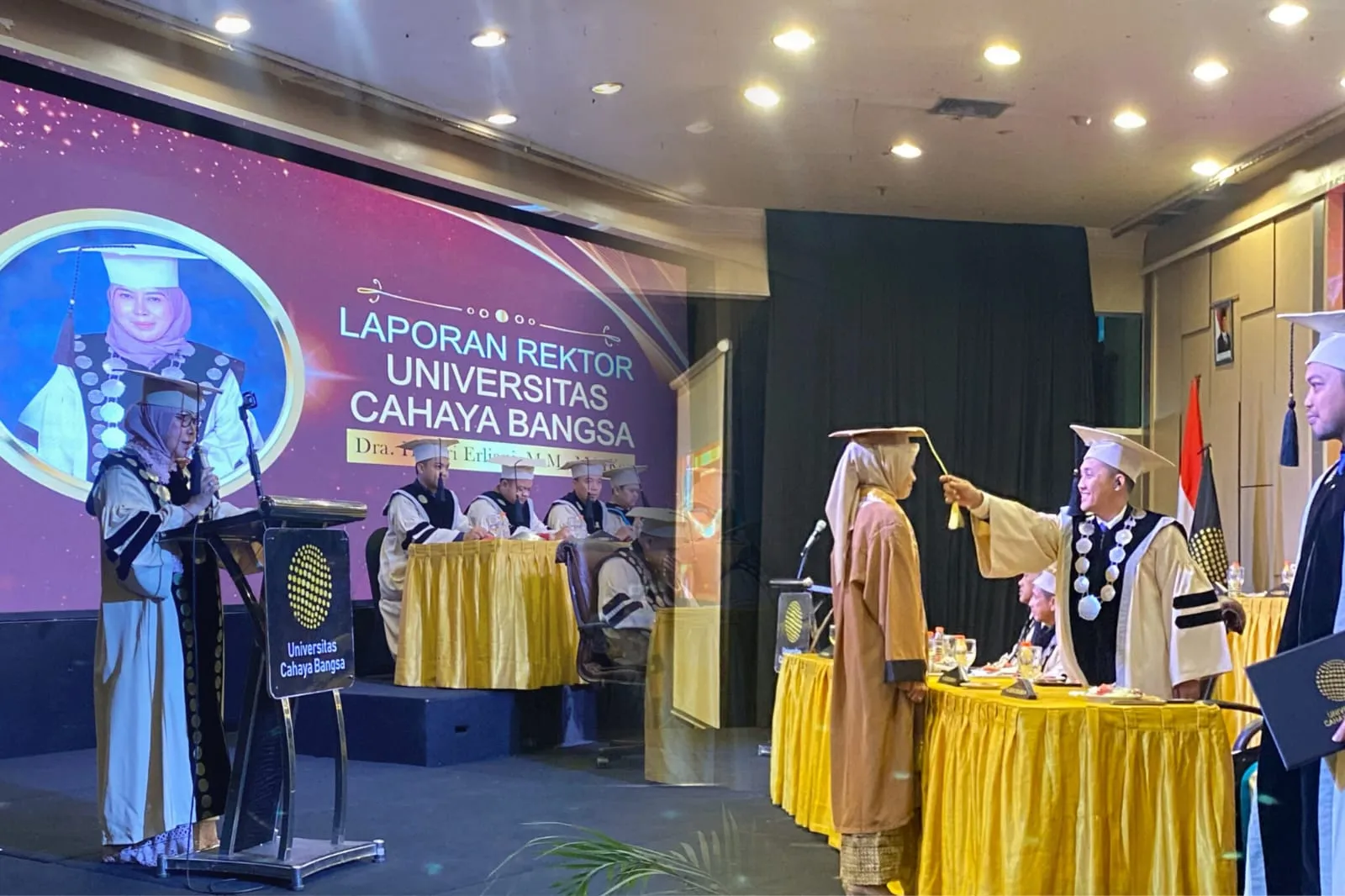 Wisuda Universitas Cahaya Bangsa