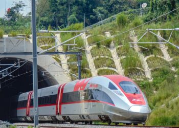 Menkeu tolak bayar pakai APBN