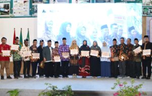 PTMA yang menerima penghargaan PTMA Peduli Cabang Ranting Masjid Muhammadiyah