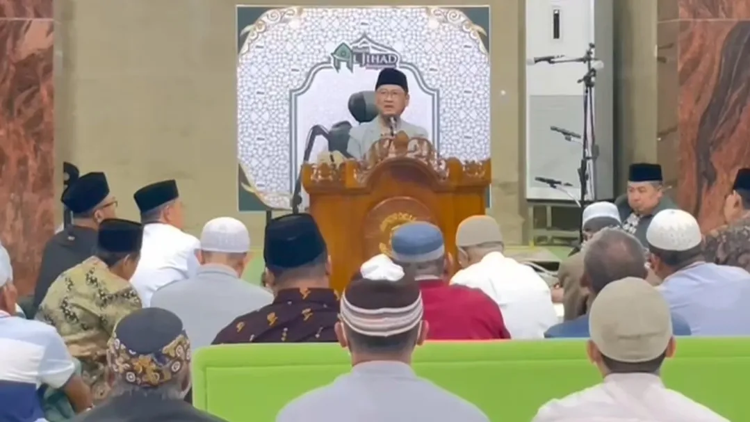 H. Iskak Sulistiya, Ketua PDM Klaten mengisi kajian khusus dalam rangka CRM Award VI
