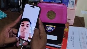 Ipda Purnomo video call Argi untuk berikan hadiah umrah gratis