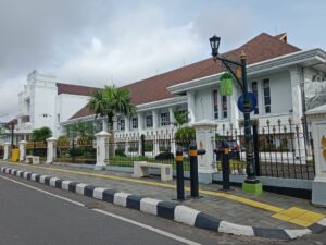 Bollard Trotoar Dicuri