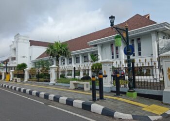 Bollard Trotoar Dicuri