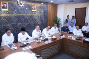 Menko Bidang Pangan Zulkifli Hasan sampaikan rencana beras satu harga saat rapat koordinasi terbatas