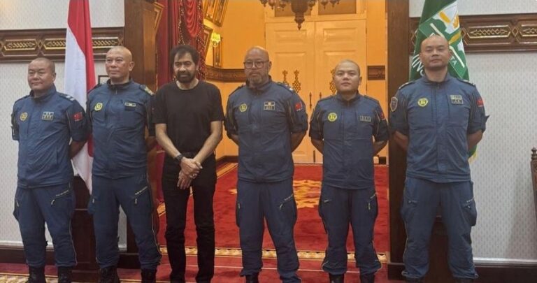 Tim Relawan Dari Tiongkok Tiba di Aceh Bantu Lacak Mayat Korban Yang Tertimbun Bencana