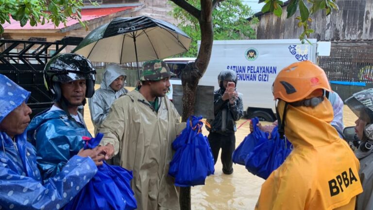 Kepala BGN Sebut Ratusan Dapur MBG di Sumatra Hilang Kontak. Mengapa?
