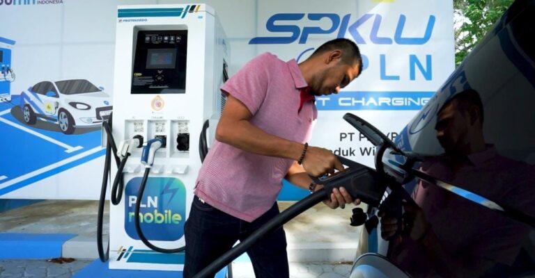 Amankah Sering Fast Charging Mobil Listrik Saat Perjalanan Jauh? Ini Kata Ahli!