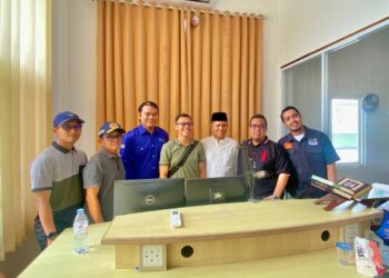 Yayasan Mahatir Mohammad Zain Lakukan Kunjungan dan Serahkan Donasi Ke Radio dan Media Masjid Al Jihad Banjarmasin