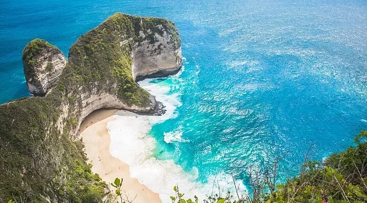 10 Pantai Terbaik Dunia 2025
