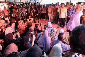 Prabowo kunjungi pengungsi bencana banjir dan tanah longsor Sumatra di sejumlah titik bencana