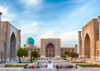 Uzbekistan Subsidi Turis Indonesia–Malaysia lewat Program Umrah Plus