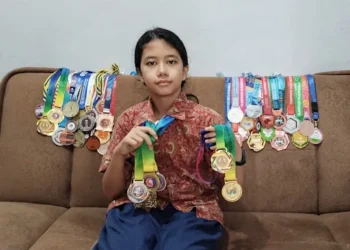 Raia Deandra, siswa SMP Labschool Cibubur peraih peringkat pertama Siswa Berprestasi Nasional 2025