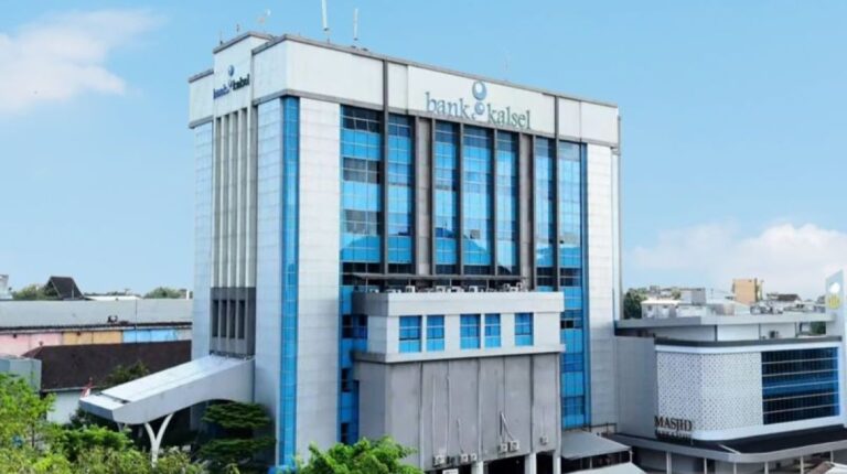 Dukung Perdagangan Internasional, OJK Resmi Tunjuk Bank Kalsel sebagai Bank Devisa