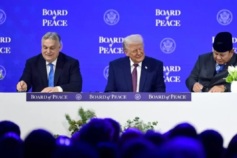 Presiden Prabowo Teken Keikutsertaan Dewan Perdamaian Bentukan Trump. Kemlu Pastikan Tak Bayar Iuran Rp16,9 T!