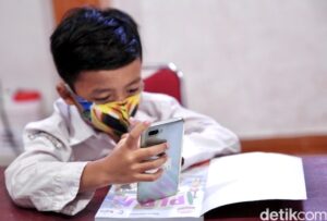 Mendikdasmen Tegaskan AI Tak Akan Pernah Bisa Gantikan Guru