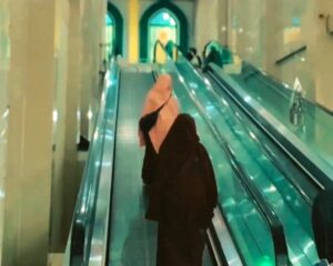 Eskalator masjid al jihad