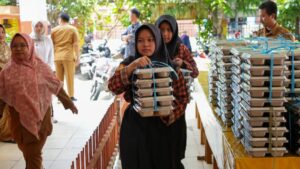 Selama Cuti Lebaran, MBG Disalurkan dalam Paket Bundling