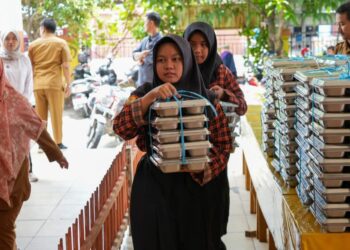 Selama Cuti Lebaran, MBG Disalurkan dalam Paket Bundling