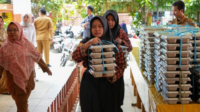Selama Cuti Lebaran, MBG Tak Libur: Disalurkan dalam Paket Bundling