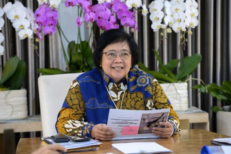 Rumah Eks Menteri Siti Nurbaya Digeledah Terkait Dugaan Korupsi Tata Kelola Sawit!